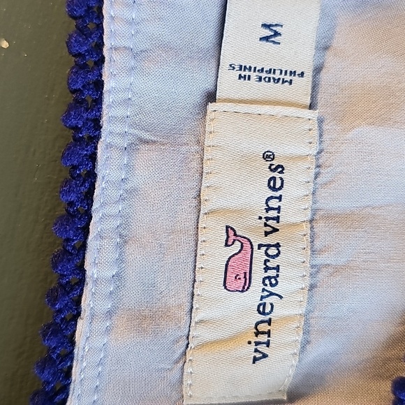 Vineyard Vines Blue Graphic‎ Sleeveless Blouse V Neck With Blue Trim Size Meduim - Picture 7 of 11